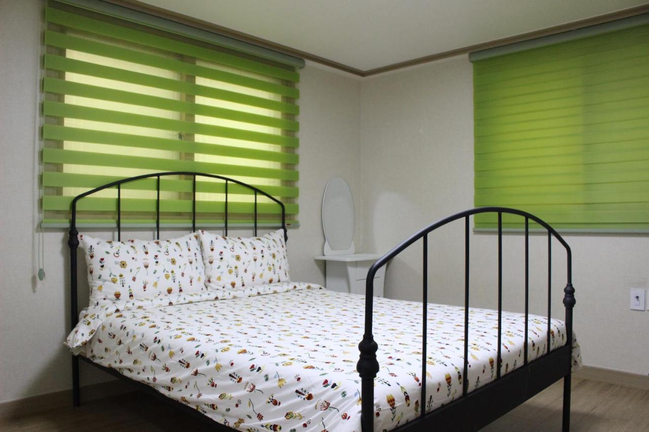 Bunk Guesthouse Hongdae2 ソウル特別市 エクステリア 写真