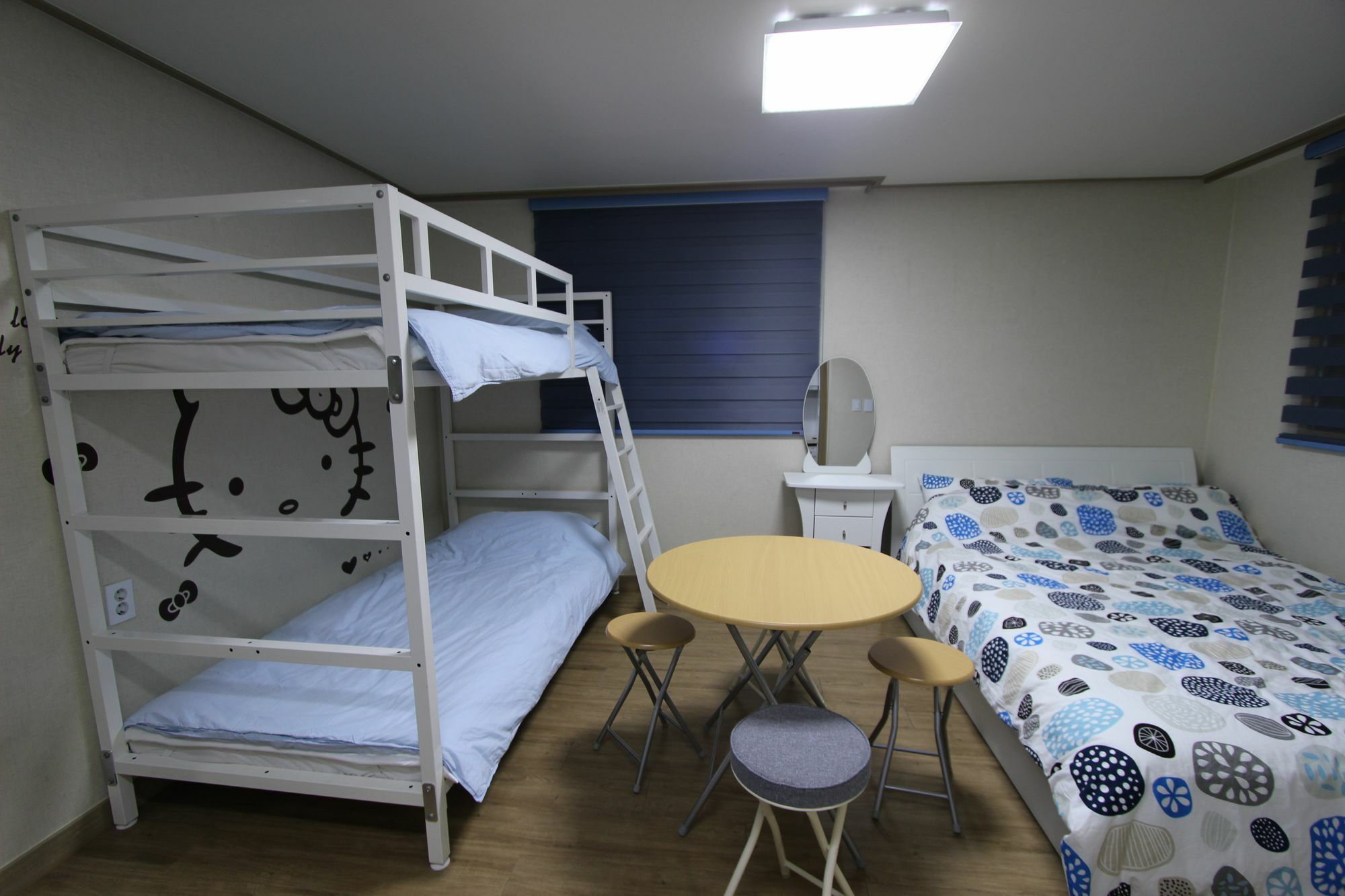 Bunk Guesthouse Hongdae2 ソウル特別市 エクステリア 写真