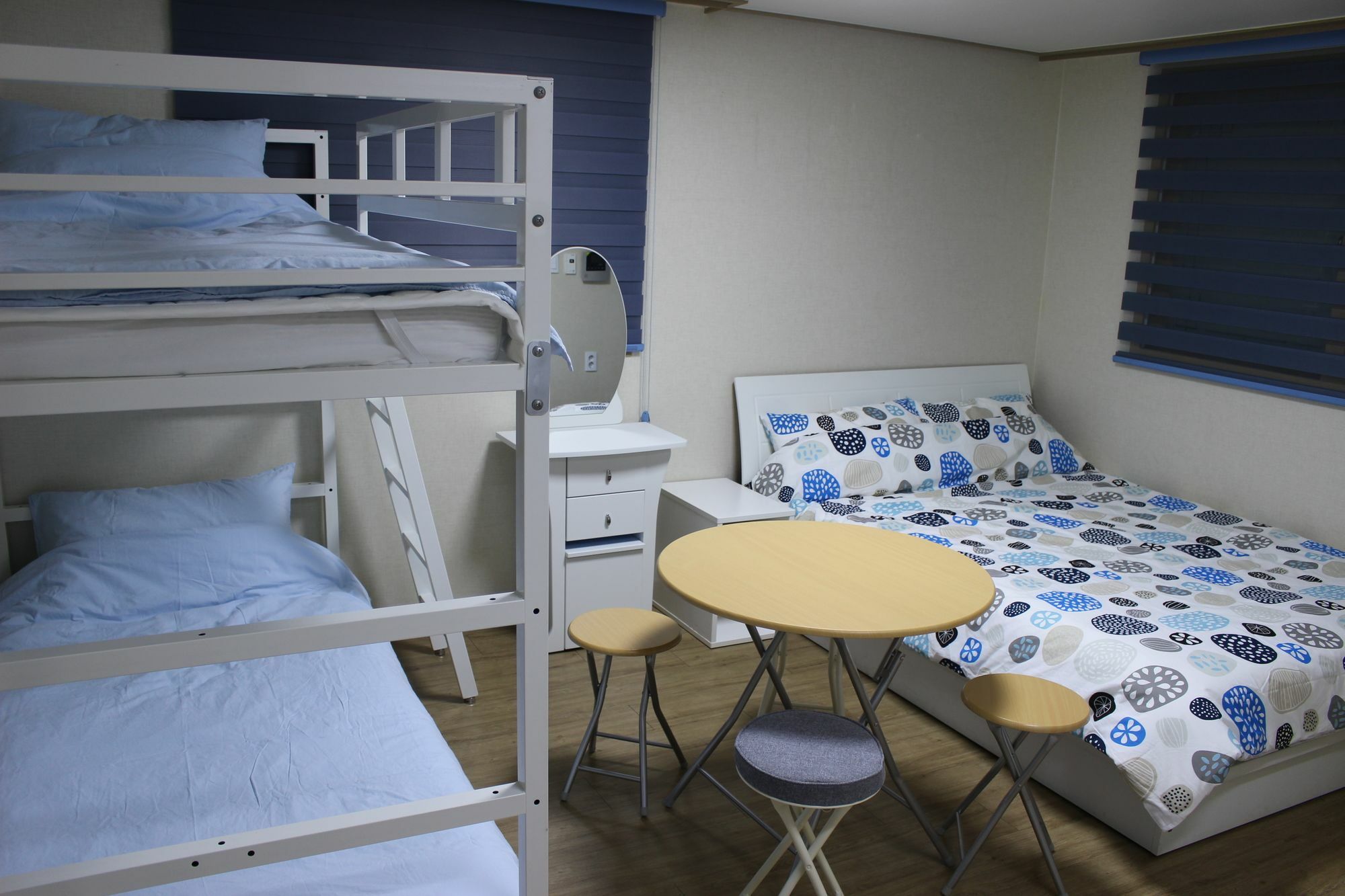 Bunk Guesthouse Hongdae2 ソウル特別市 エクステリア 写真