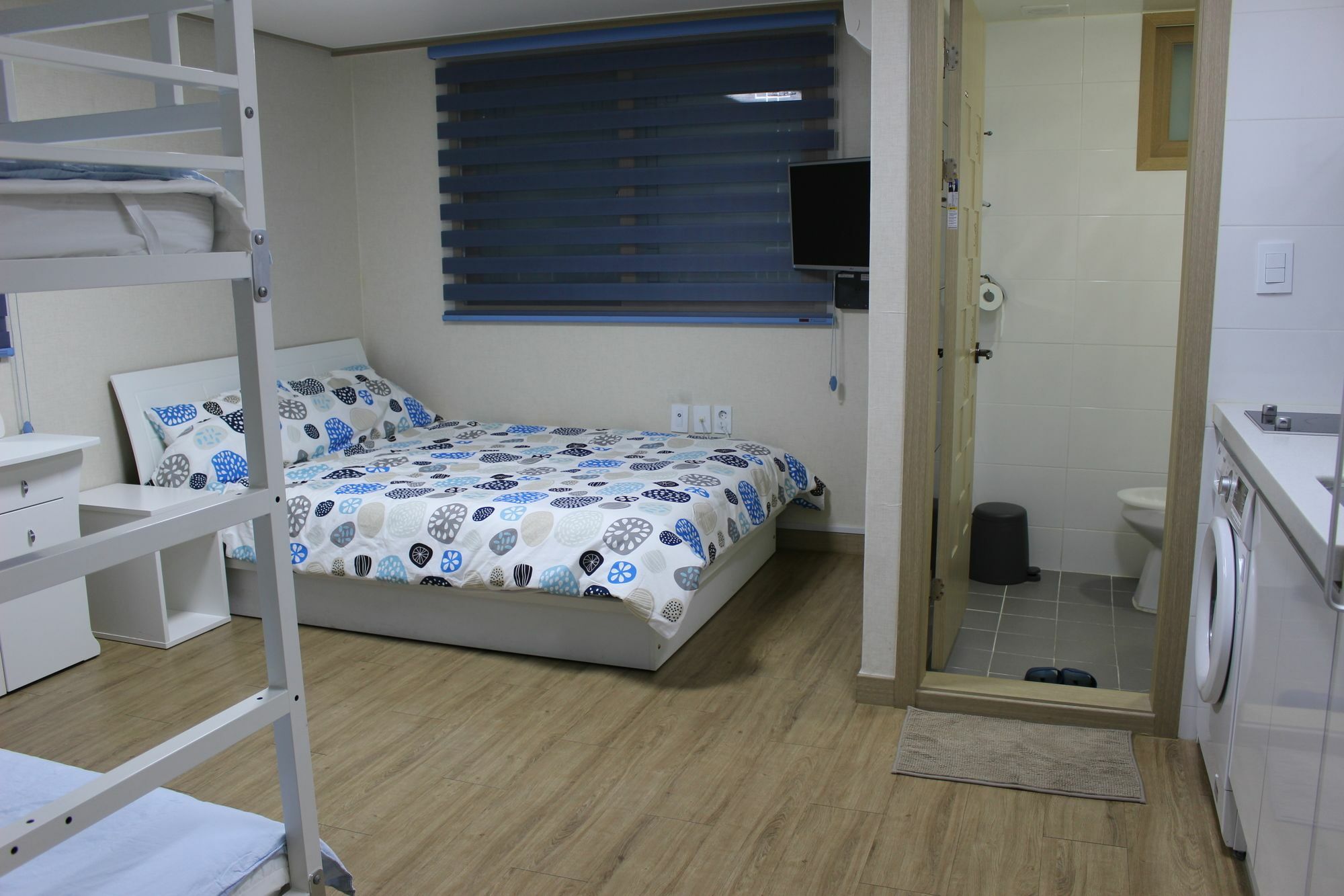 Bunk Guesthouse Hongdae2 ソウル特別市 エクステリア 写真