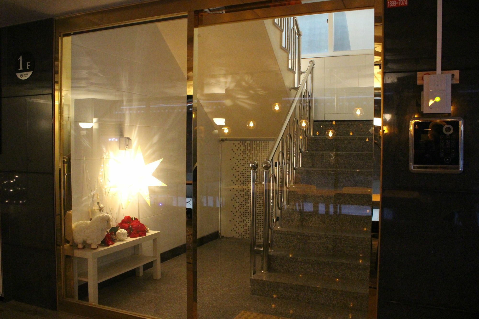 Bunk Guesthouse Hongdae2 ソウル特別市 エクステリア 写真