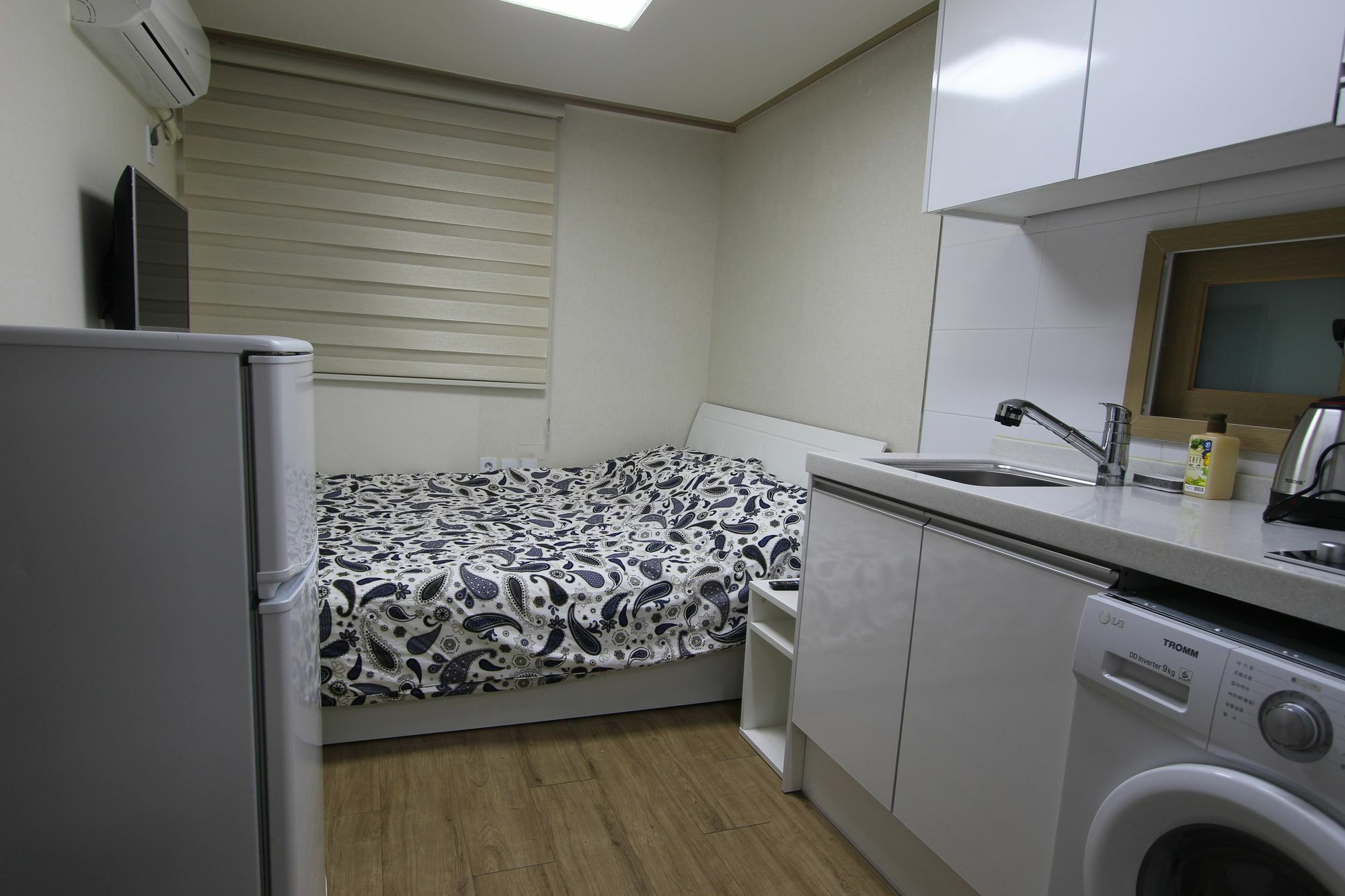 Bunk Guesthouse Hongdae2 ソウル特別市 エクステリア 写真