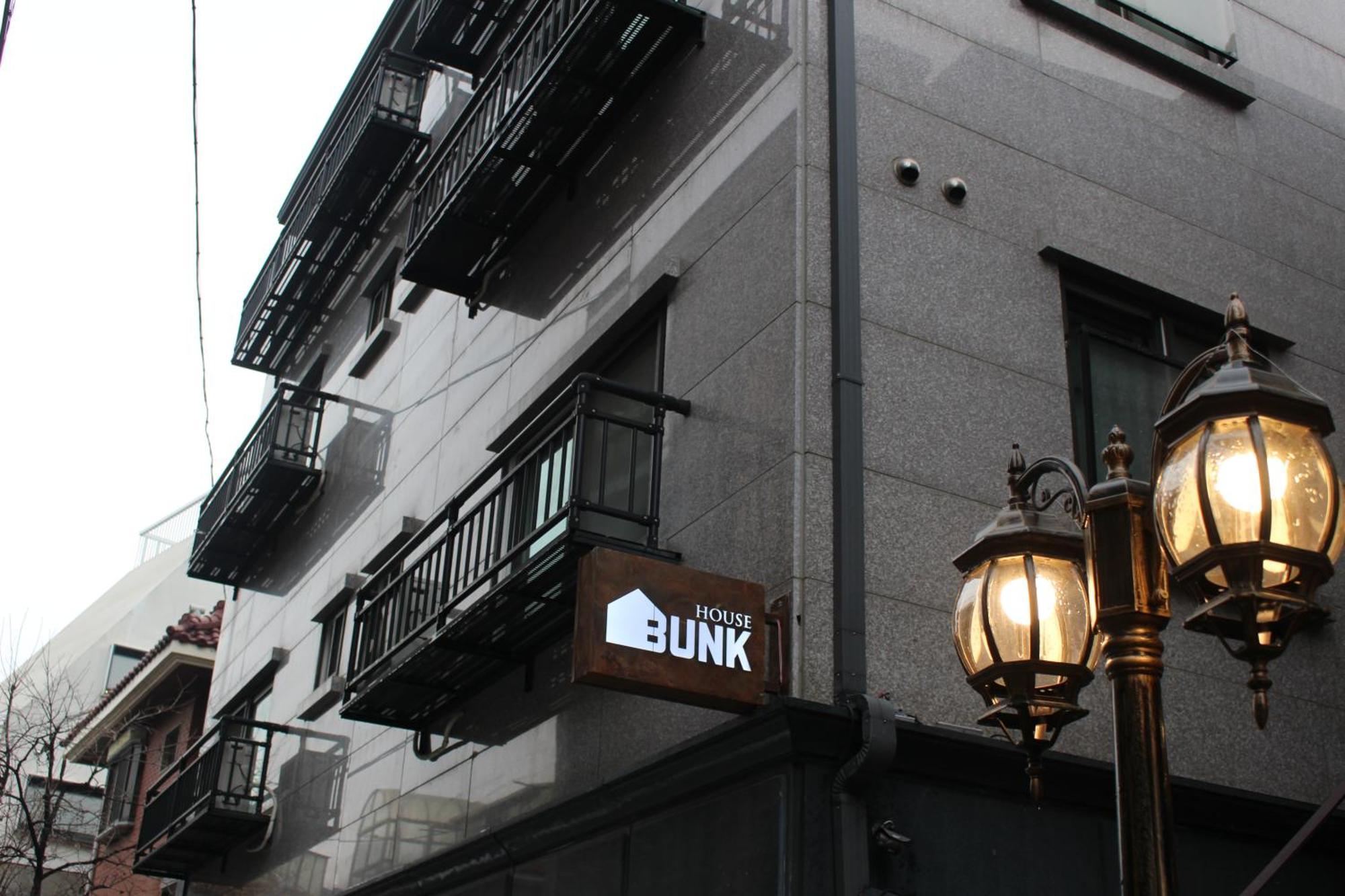Bunk Guesthouse Hongdae2 ソウル特別市 エクステリア 写真